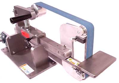 A KMG PL-5 manual milling machine with a robust metal frame, gears, and levers.