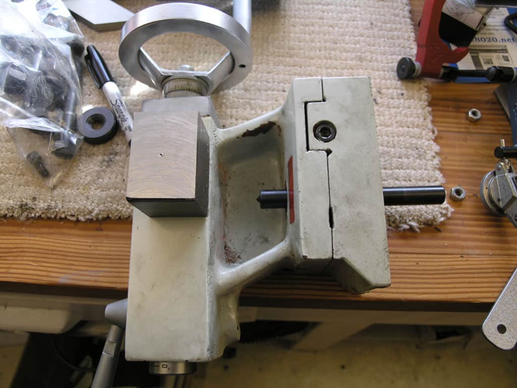 Heavy-duty metalworking vise with robust construction.